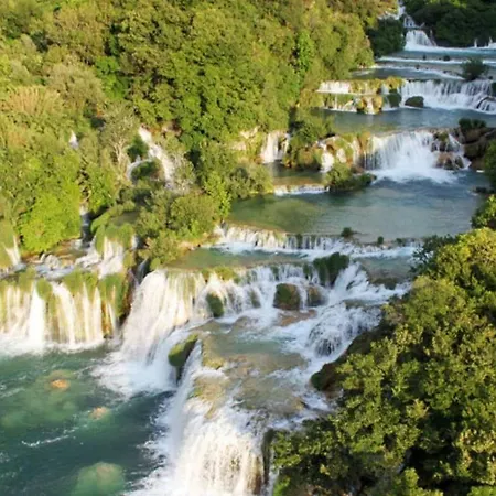 Nocturno * Brodarica (Sibenik-Knin)